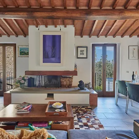 Rosa Villa Cortona
